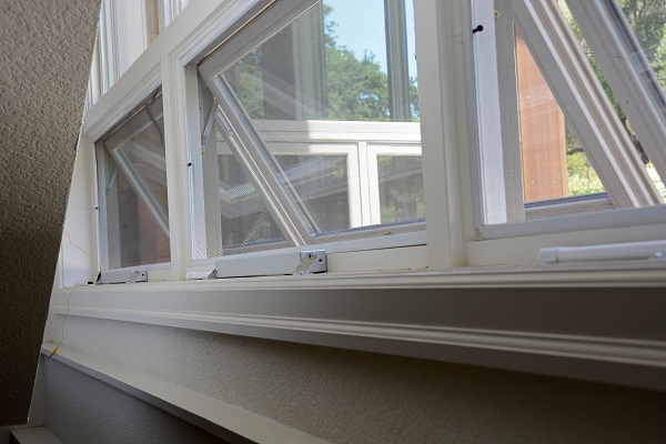 motorized-window-openers-housing-bracket-mount